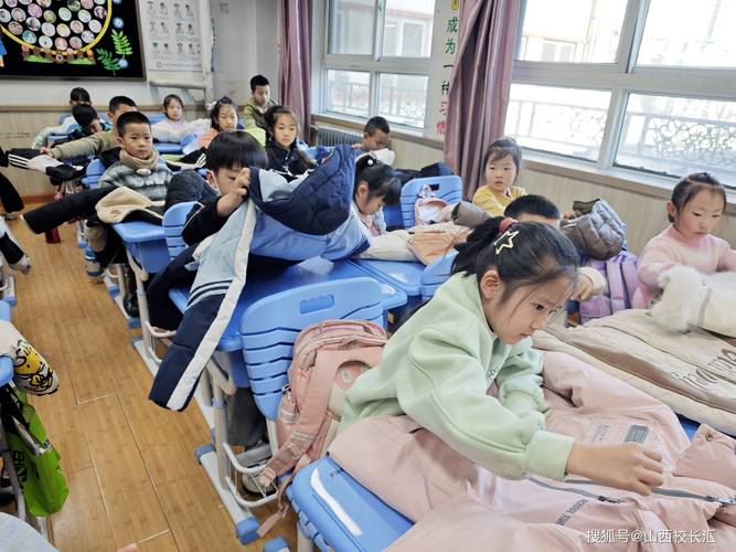 请问如何对班级学生进行基础操作？