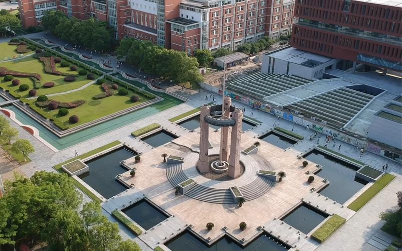 HDU杭电ACM2066：如何规划一场独行的精彩旅程？
