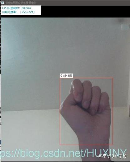 iOS中locationInView:与translationInView:在手势识别中的具体应用区别是什么？