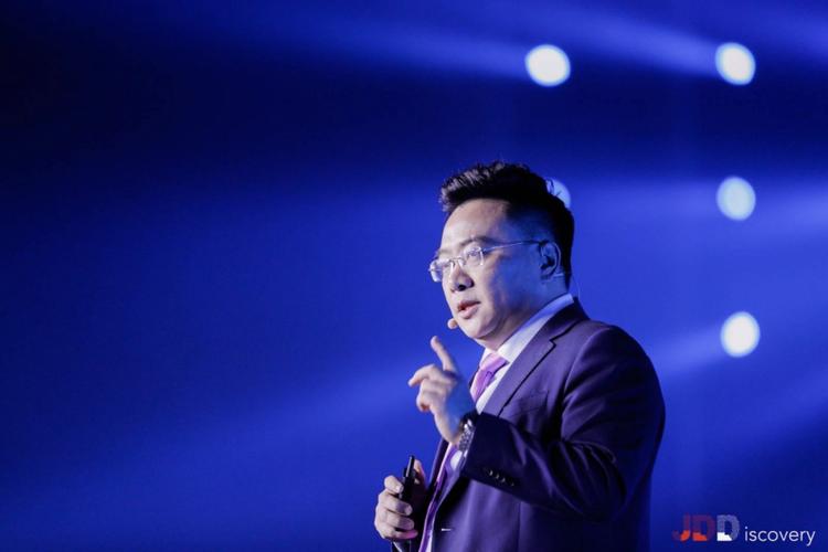 中科大少年班才子、京东AI部门负责人周伯文离职投身创业，真相如何？