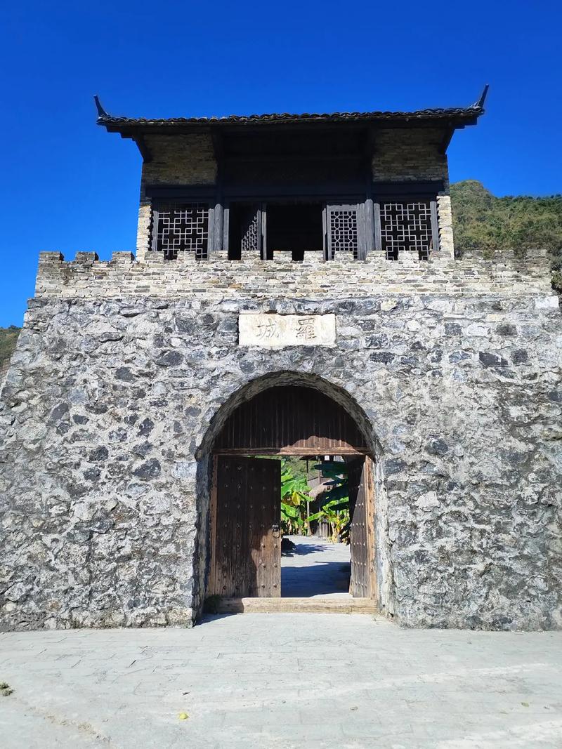 114西崖路附近有成龙的电影拍摄地吗？