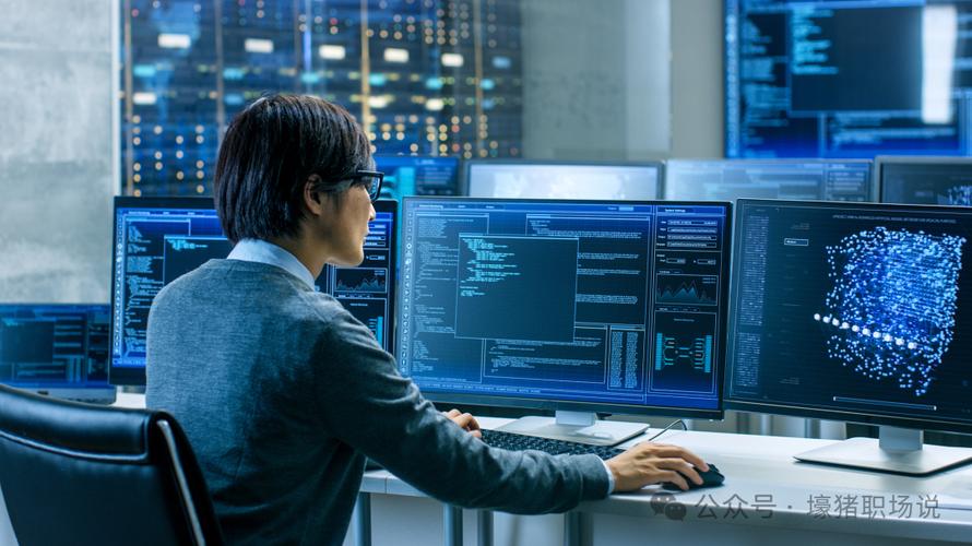 Java开发中，测试类在确保代码质量方面扮演什么角色？