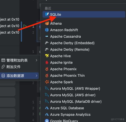 如何通过事务在PHP中操作SQLite确保数据一致性？