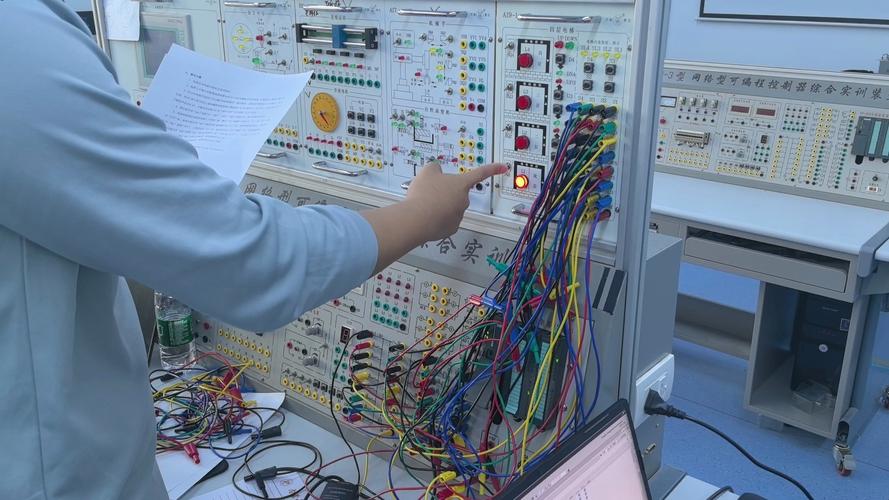 可编程控制器实训有哪些具体操作步骤？